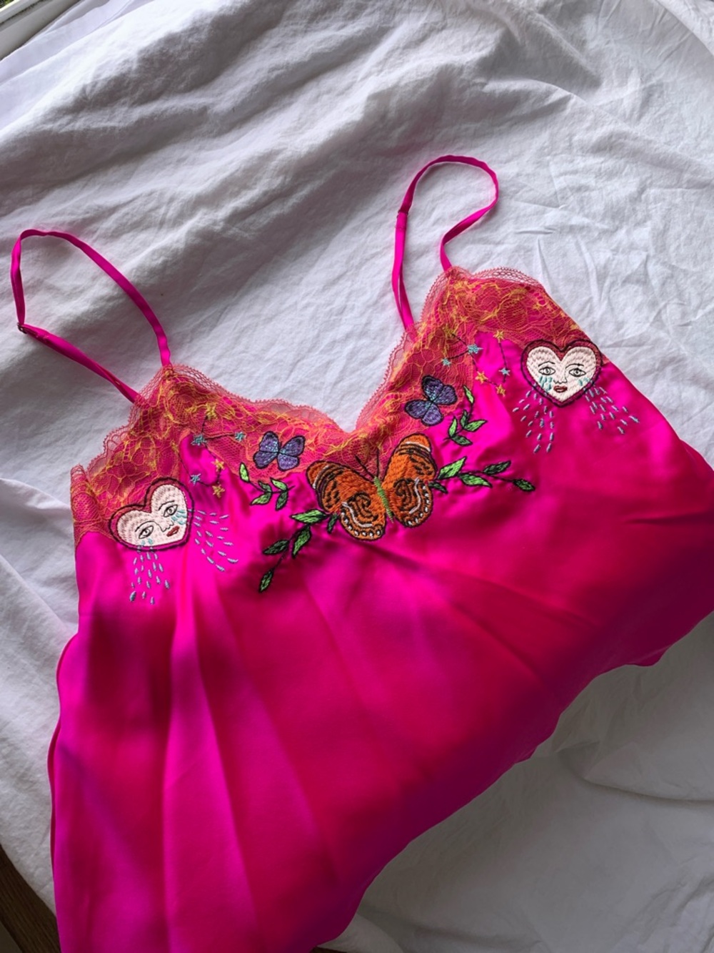 100% silk sexy Boheme Hot Pink Embroidered Butterfly Camisole🦋☘️🌺 - Picture 8 of 15